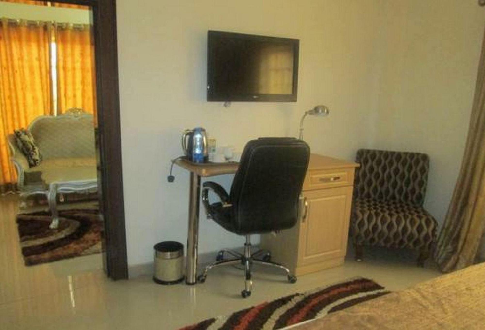 Room In Lodge - Ayalla Hotels And Suites Abuja Luaran gambar