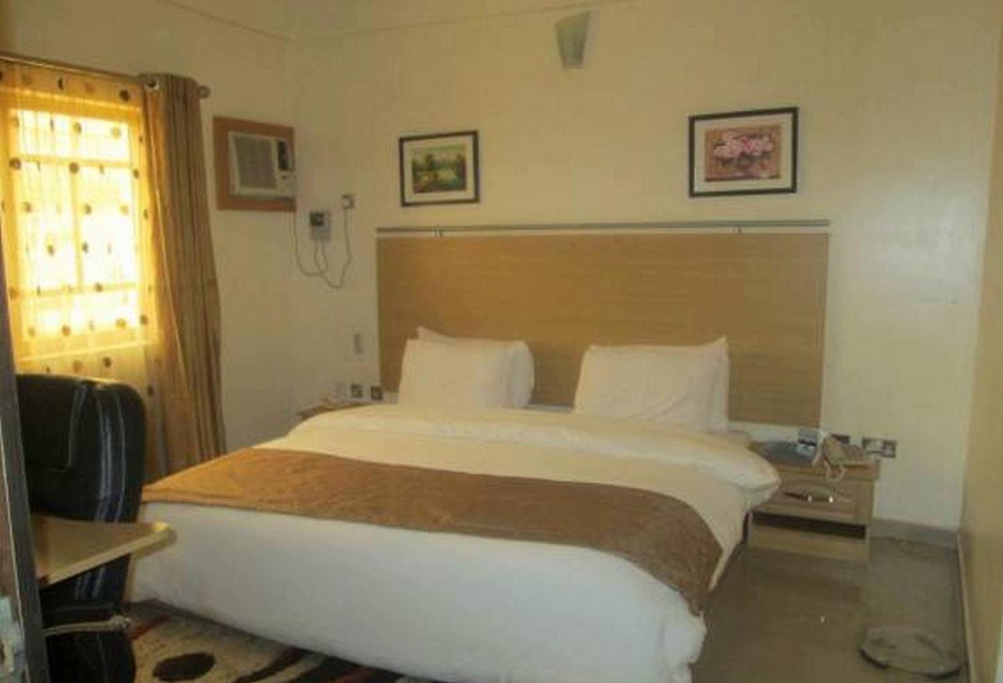 Room In Lodge - Ayalla Hotels And Suites Abuja Luaran gambar