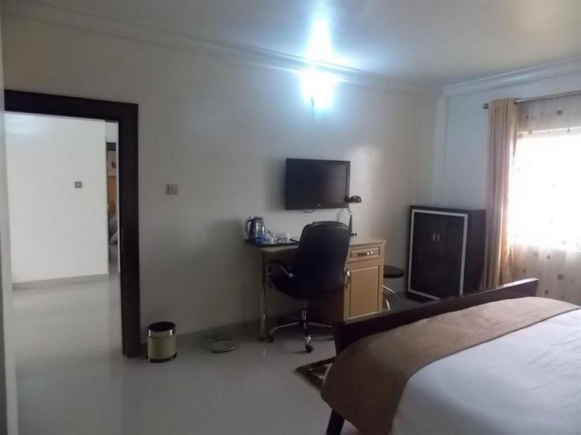 Room In Lodge - Ayalla Hotels And Suites Abuja Luaran gambar