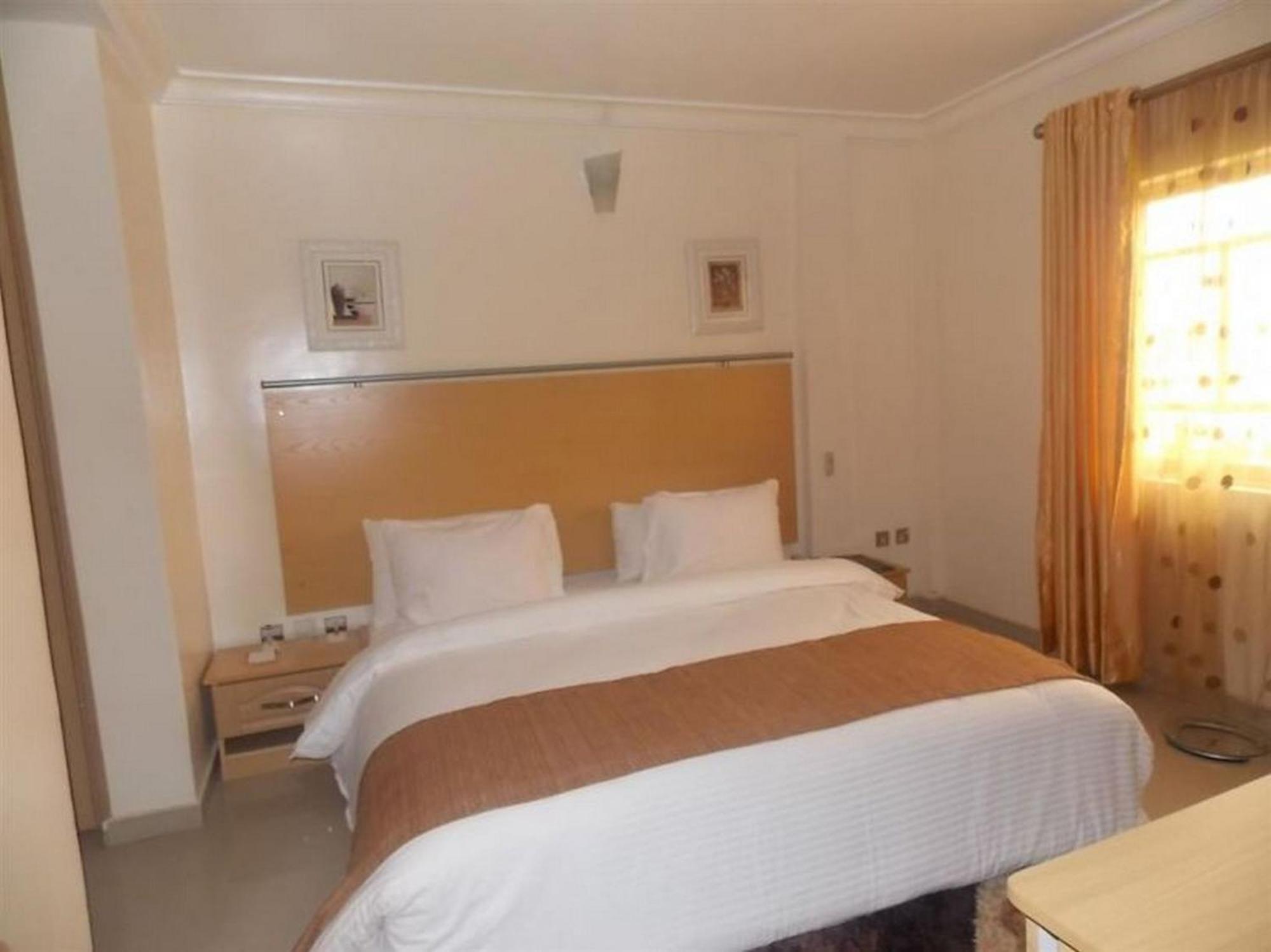 Room In Lodge - Ayalla Hotels And Suites Abuja Luaran gambar